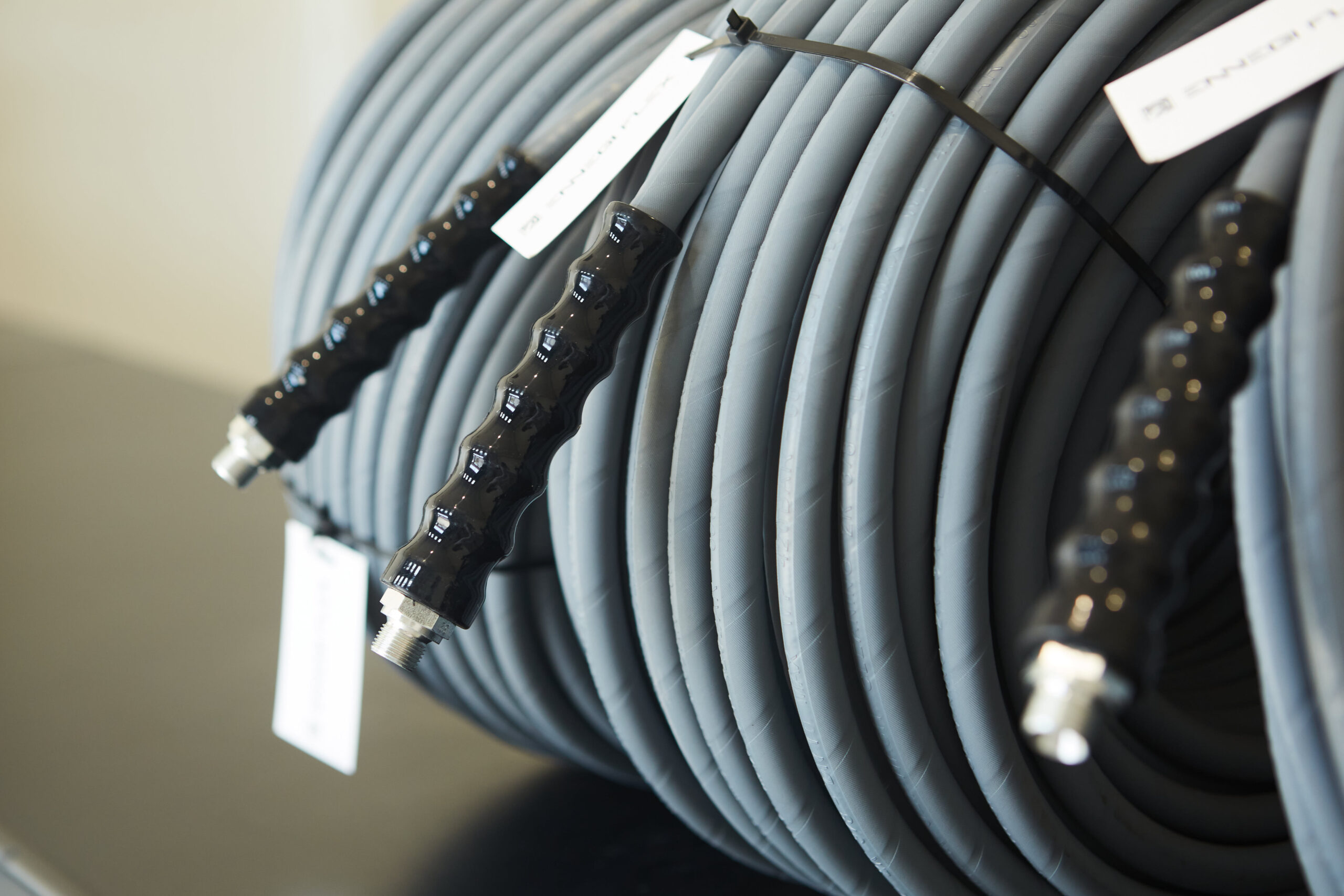 Tubi flessibili per impianti industriali: come garantire durata e performance